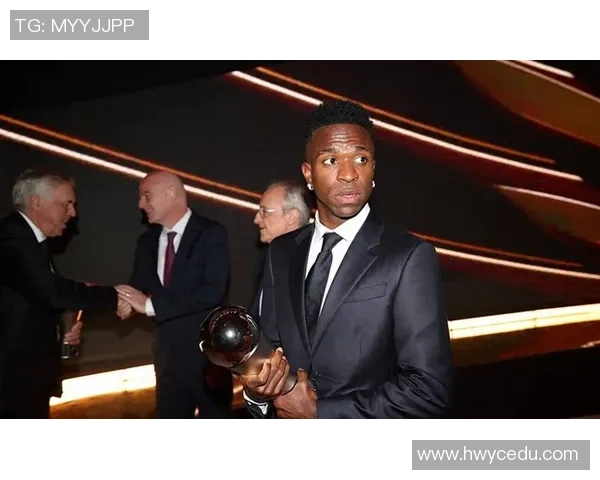 哥哥你知道足球明星是谁吗一起来聊聊他的故事吧