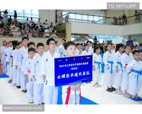 空手道与足球的完美结合揭秘空手道足球明星的训练与成就